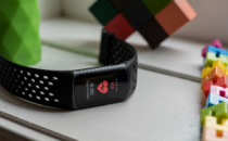 另一款通过FCC的Fitbit设备可能是新的追踪器